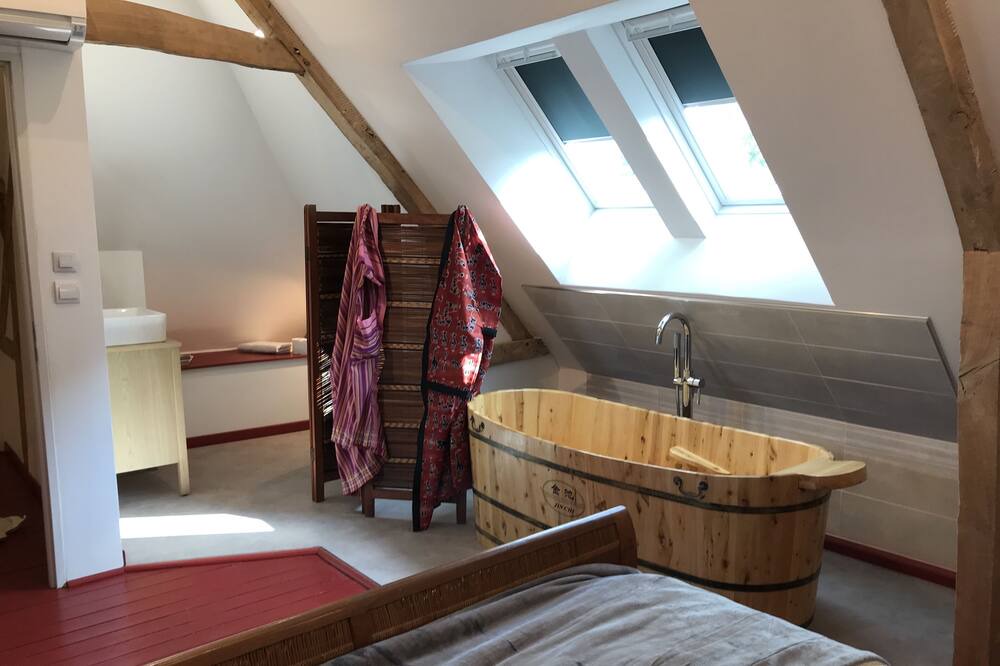 Photo of Bedroom in Estree-Wamin