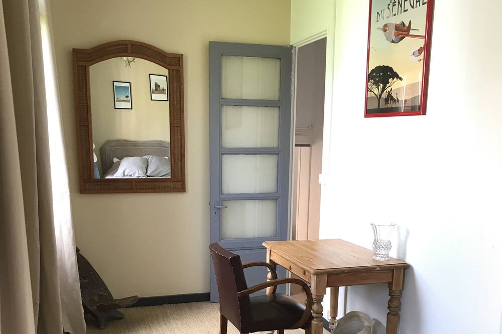 Photo of Bedroom in Estree-Wamin