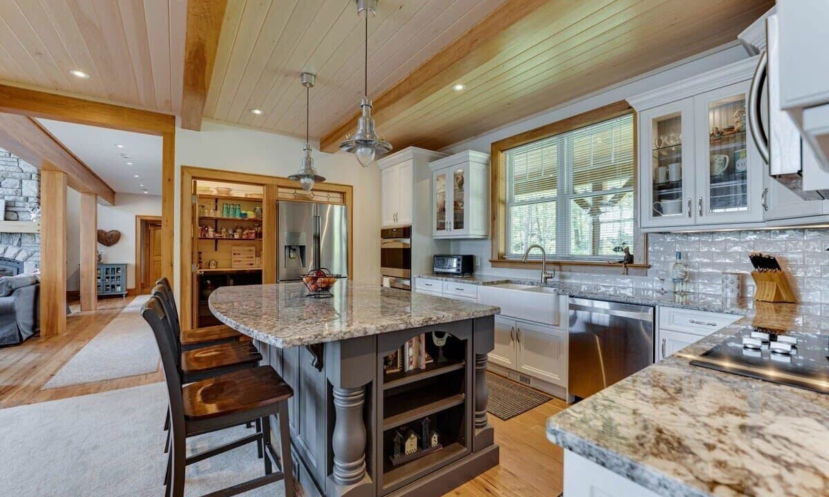 Photo of Kitchen in Gravenhurst