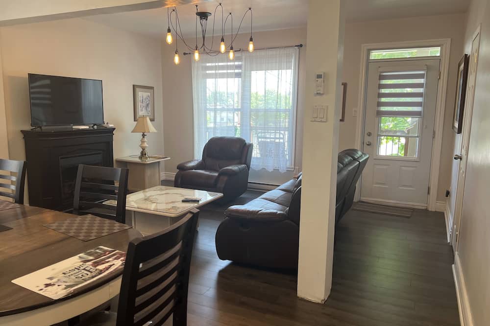 Photo of Livingroom in Saint Hyacinthe