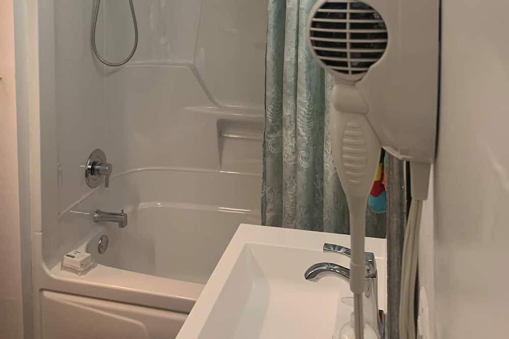 Photo of Bathroom in Saint Hyacinthe