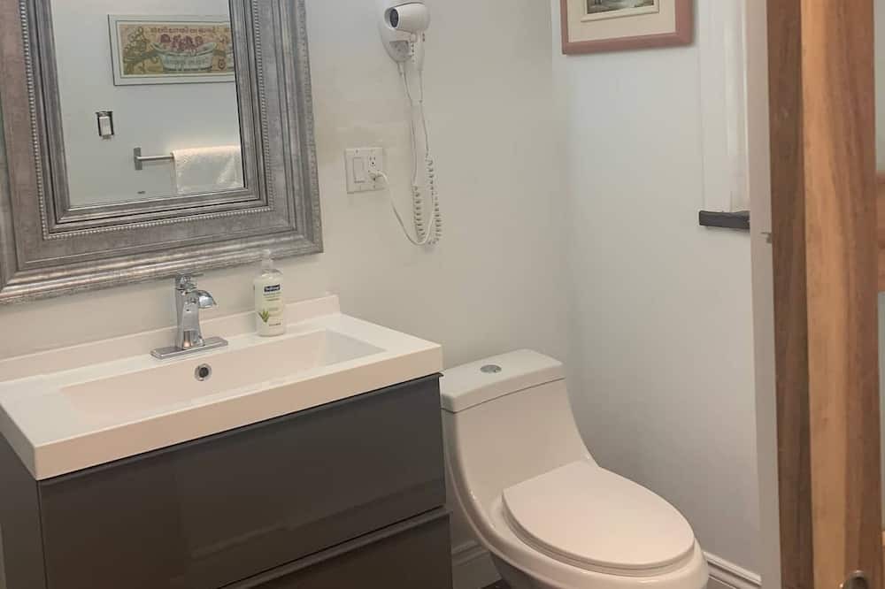 Photo of Bathroom in Saint Hyacinthe
