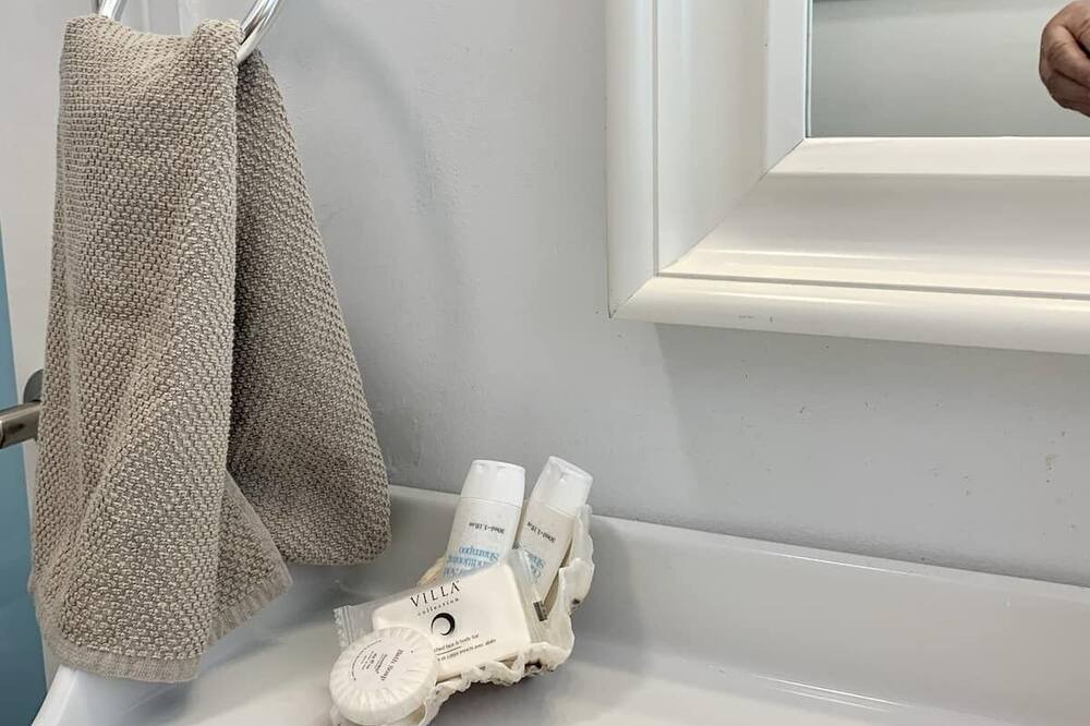 Photo of Bathroom in Saint Hyacinthe