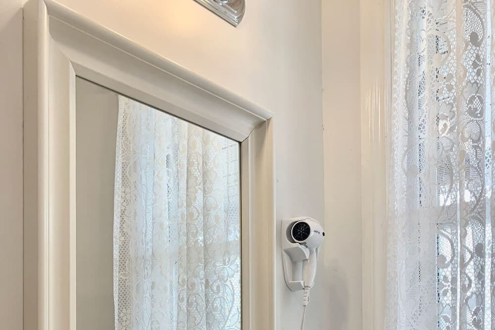 Photo of Bathroom in Saint Hyacinthe