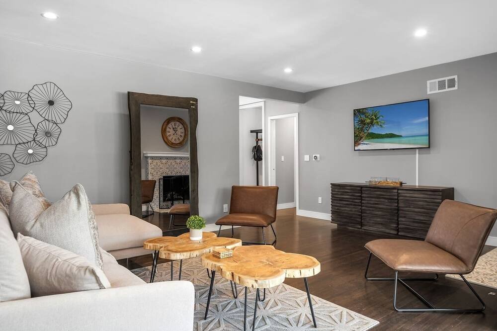 Photo of Bedroom in Canoga Park