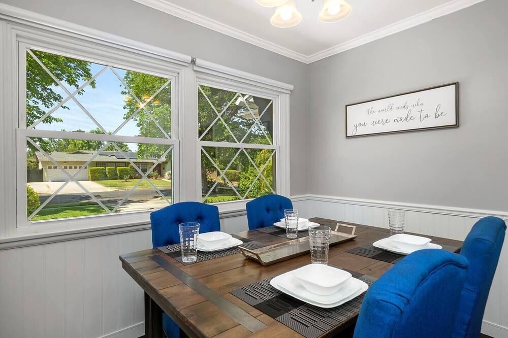 Photo of Others in Canoga Park