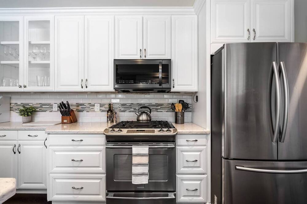 Photo of Kitchen in Canoga Park