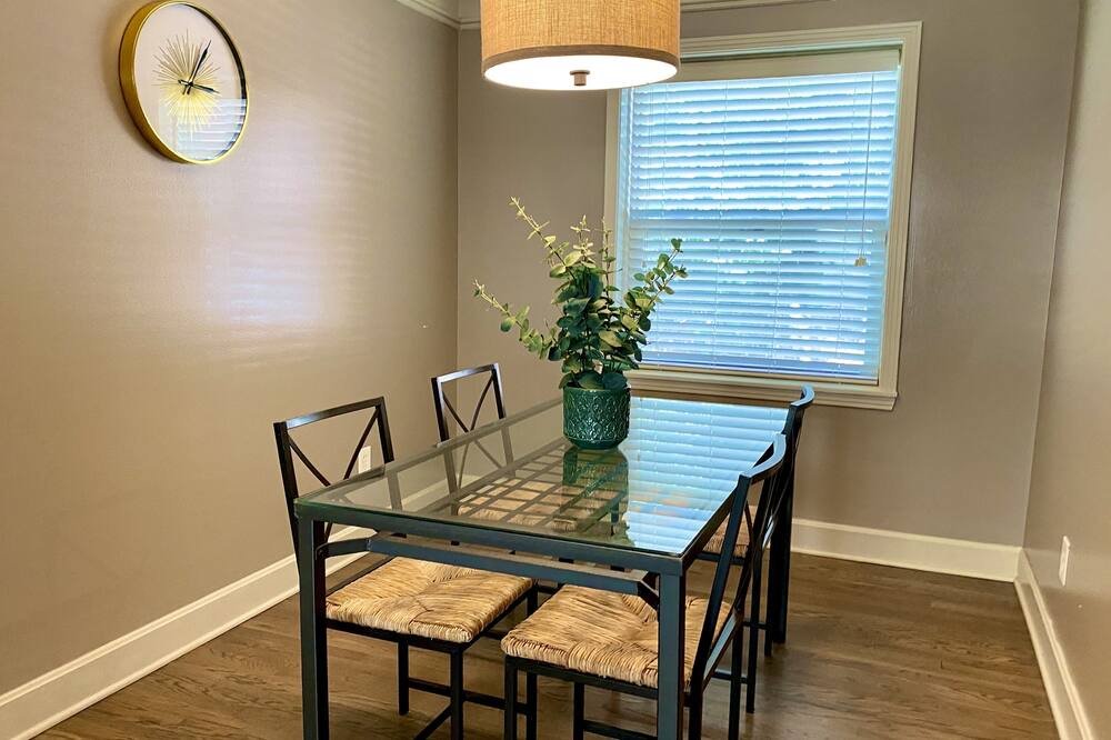 Photo of Kitchen in West Plaza