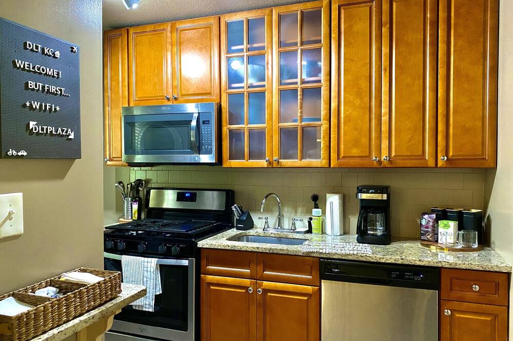 Photo of Kitchen in West Plaza