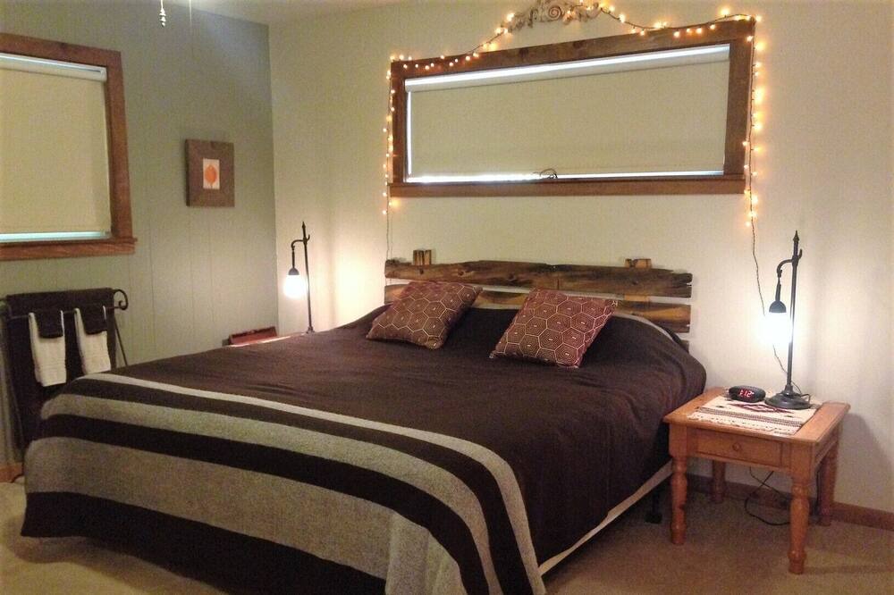 Photo of Bedroom in Apple Hill