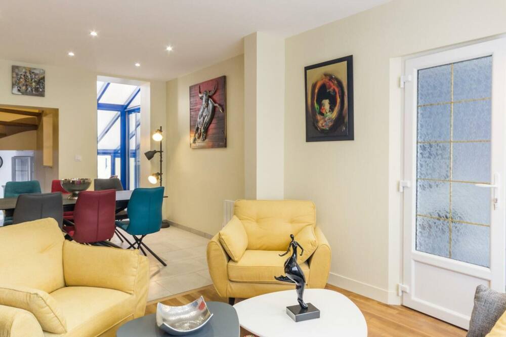 Photo of Livingroom in Forges-les-Eaux