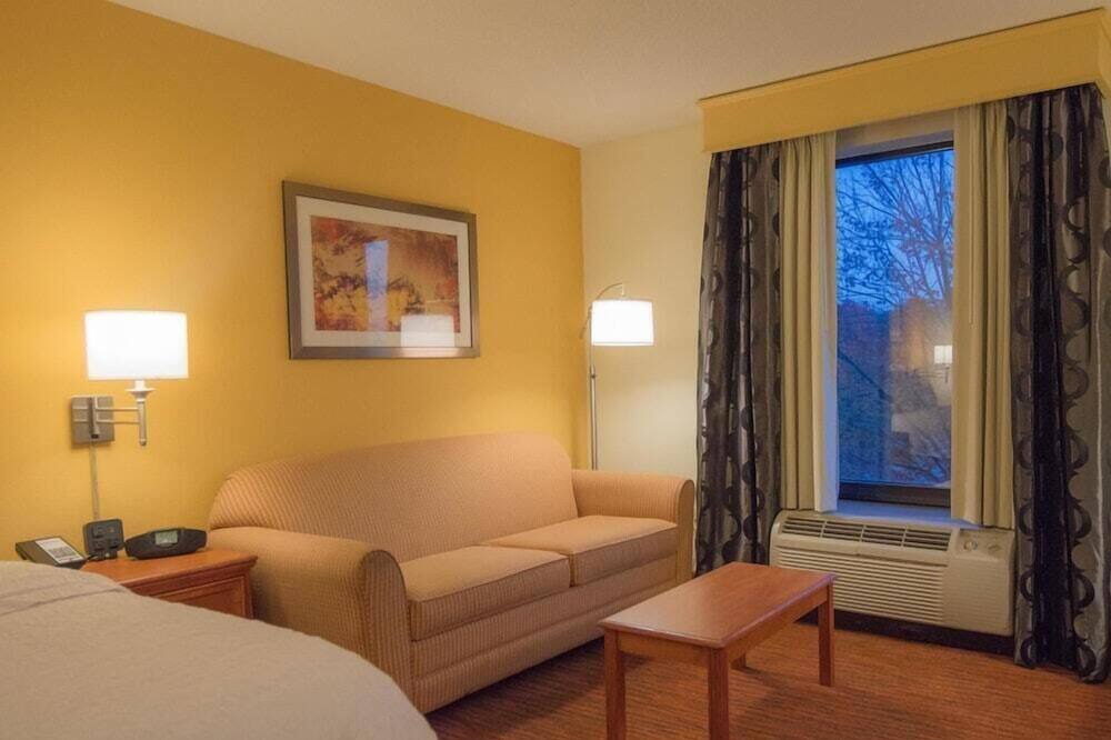 Photo of Livingroom in Chesterfield