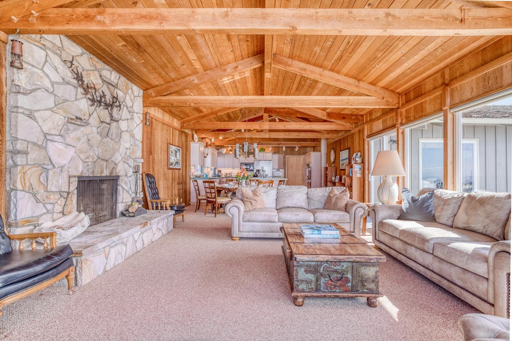 Photo of Livingroom in Neskowin