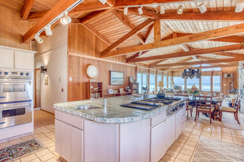 Photo of Kitchen in Neskowin