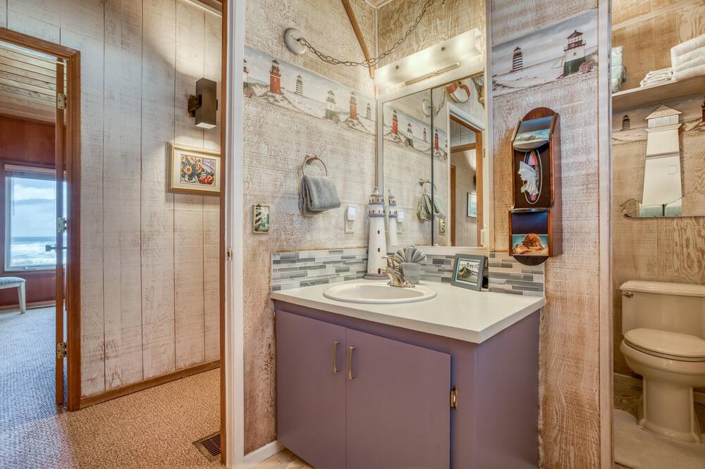 Photo of Bathroom in Neskowin