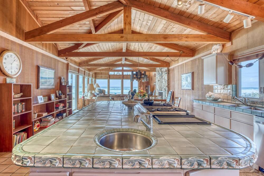Photo of Kitchen in Neskowin