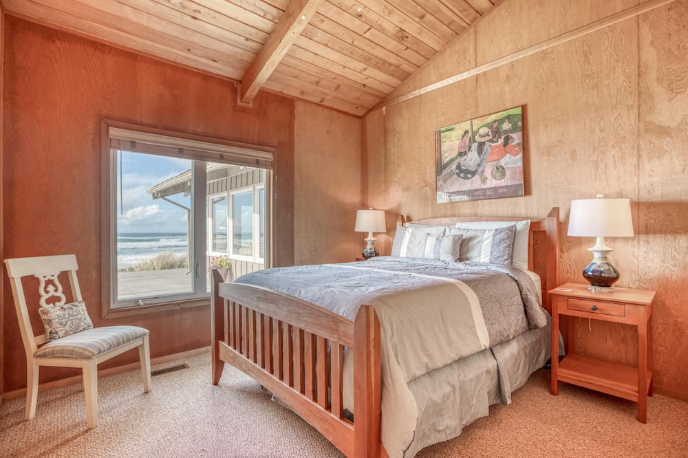 Photo of Bedroom in Neskowin