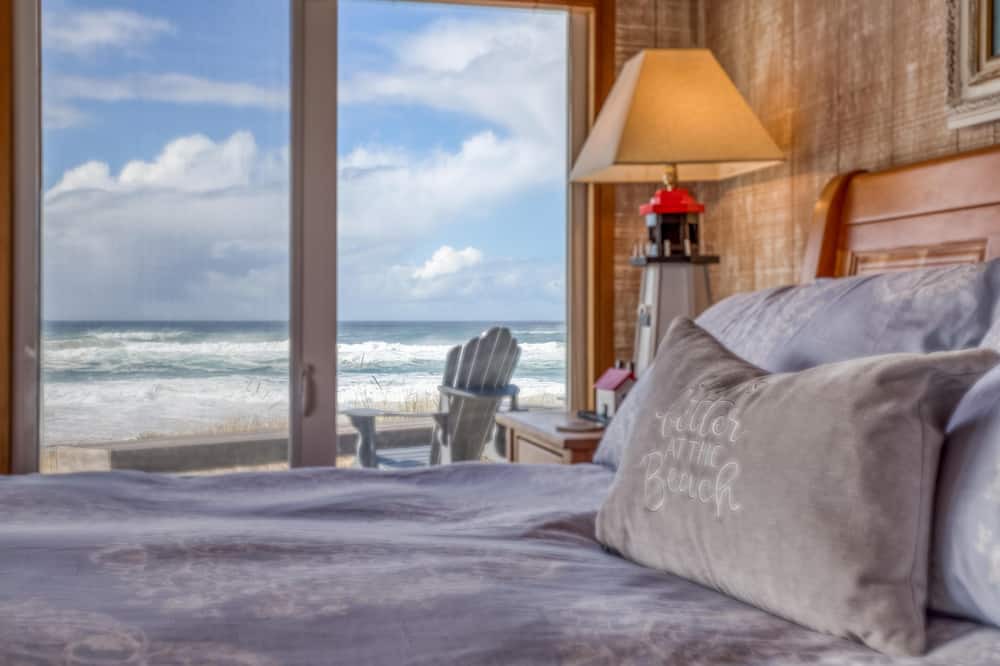 Photo of Bedroom in Neskowin