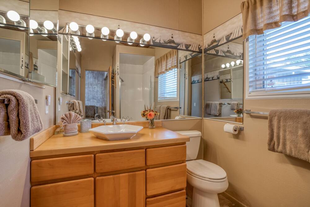 Photo of Bathroom in Neskowin