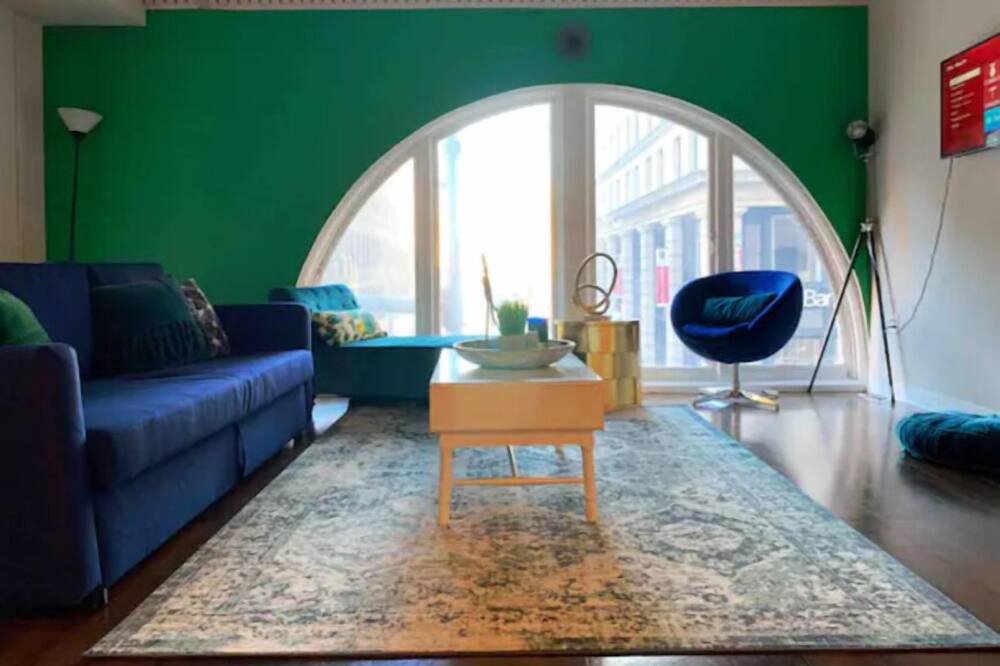 Photo of Livingroom in Inner Harbor