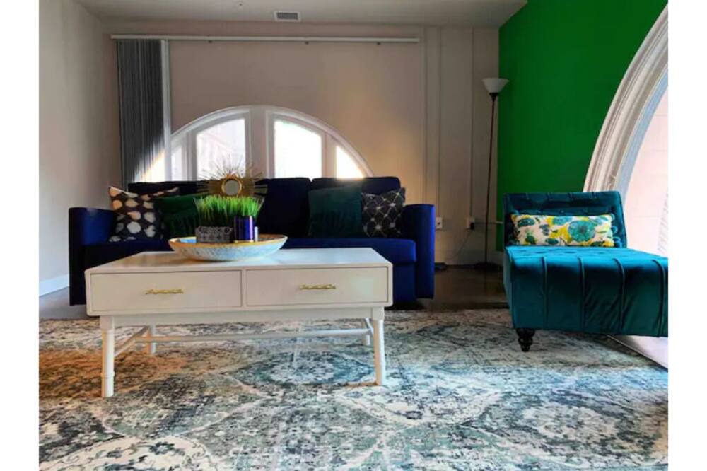 Photo of Livingroom in Inner Harbor