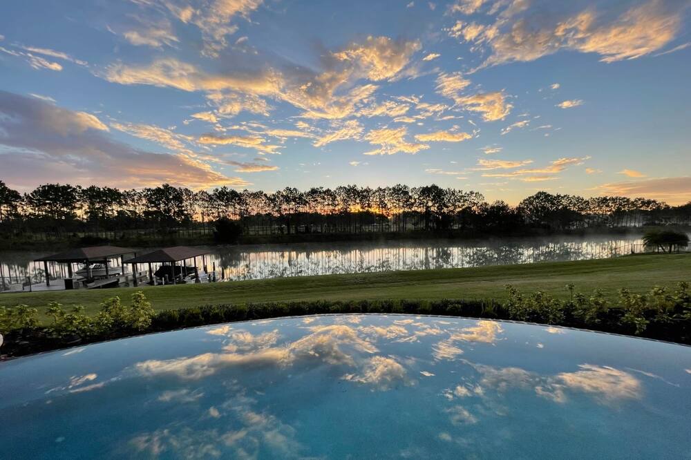 Photo of Outdoor in Groveland