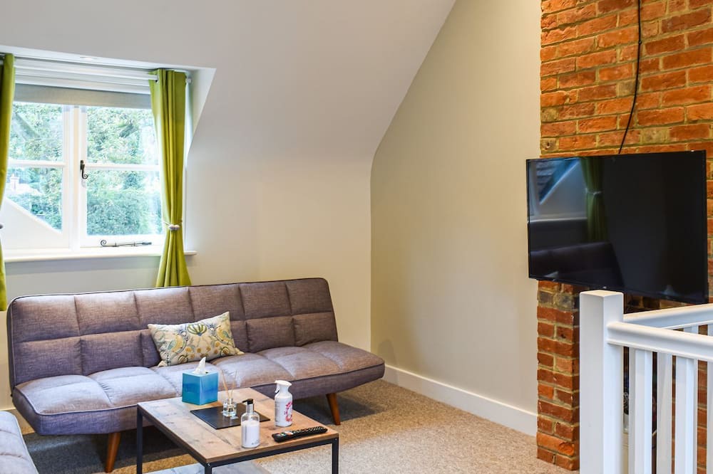 Photo of Livingroom in Peaslake