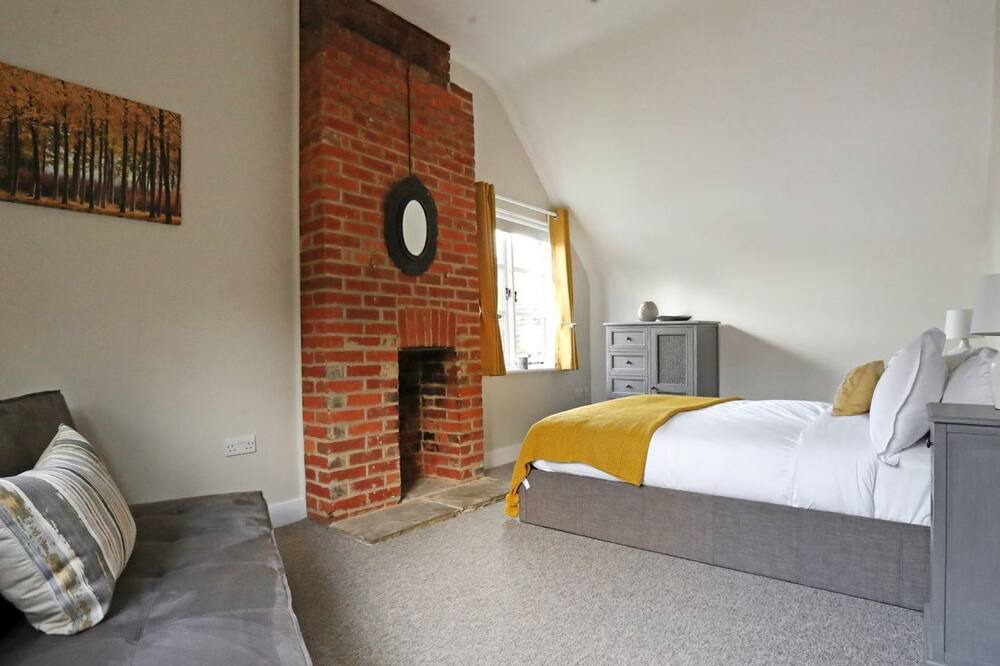 Photo of Others in Peaslake