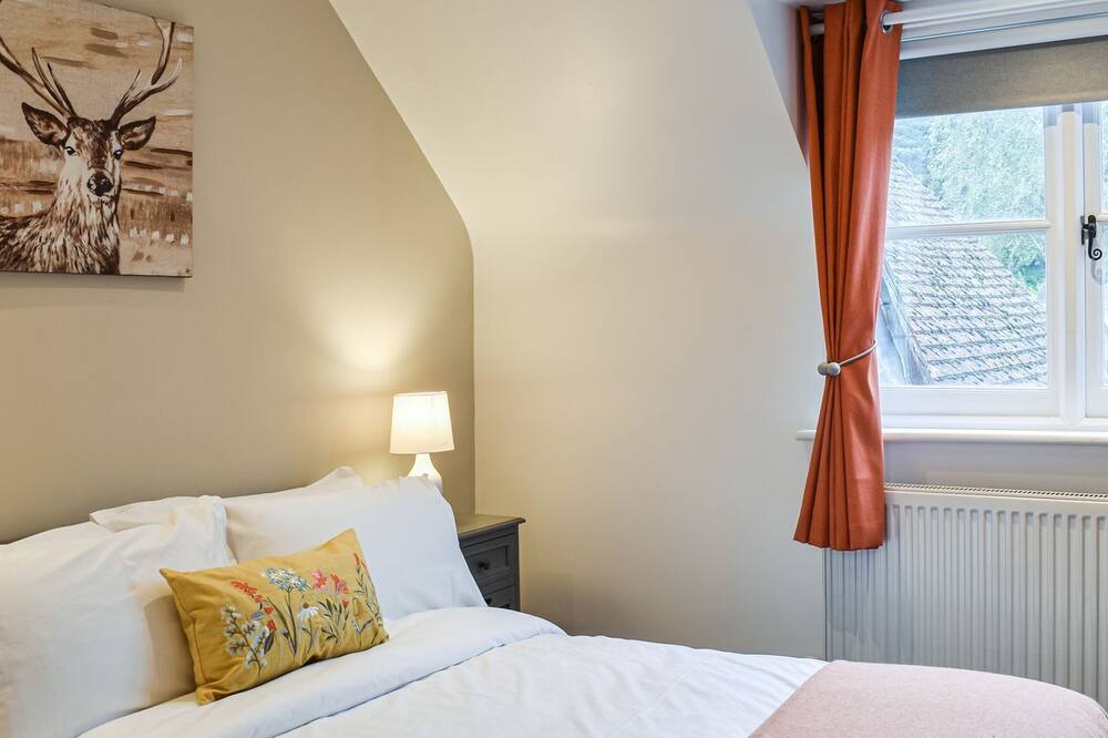 Photo of Others in Peaslake