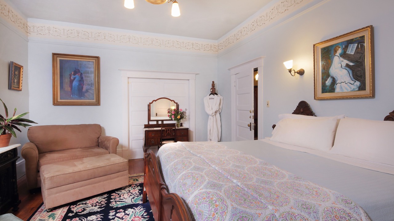 Photo of Bedroom in Cloverdale