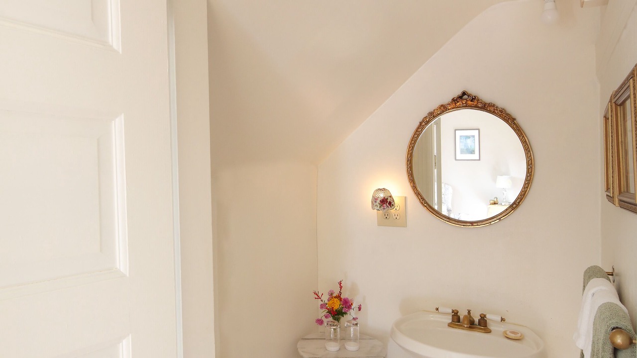 Photo of Bathroom in Cloverdale