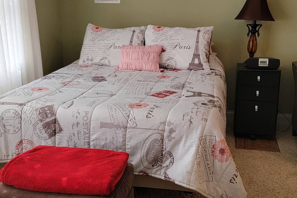 Photo of Bedroom in Grovetown