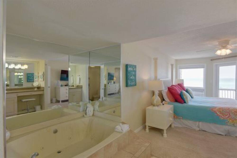 Photo of Bathroom in Crystal Beach