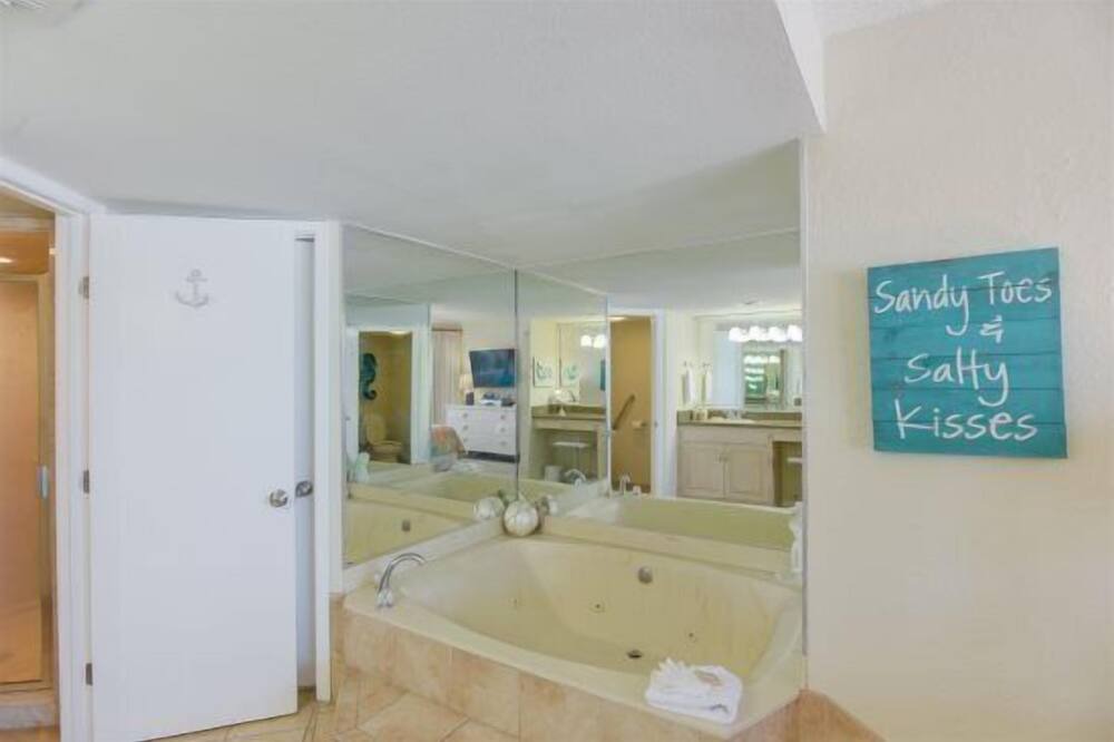 Photo of Bathroom in Crystal Beach