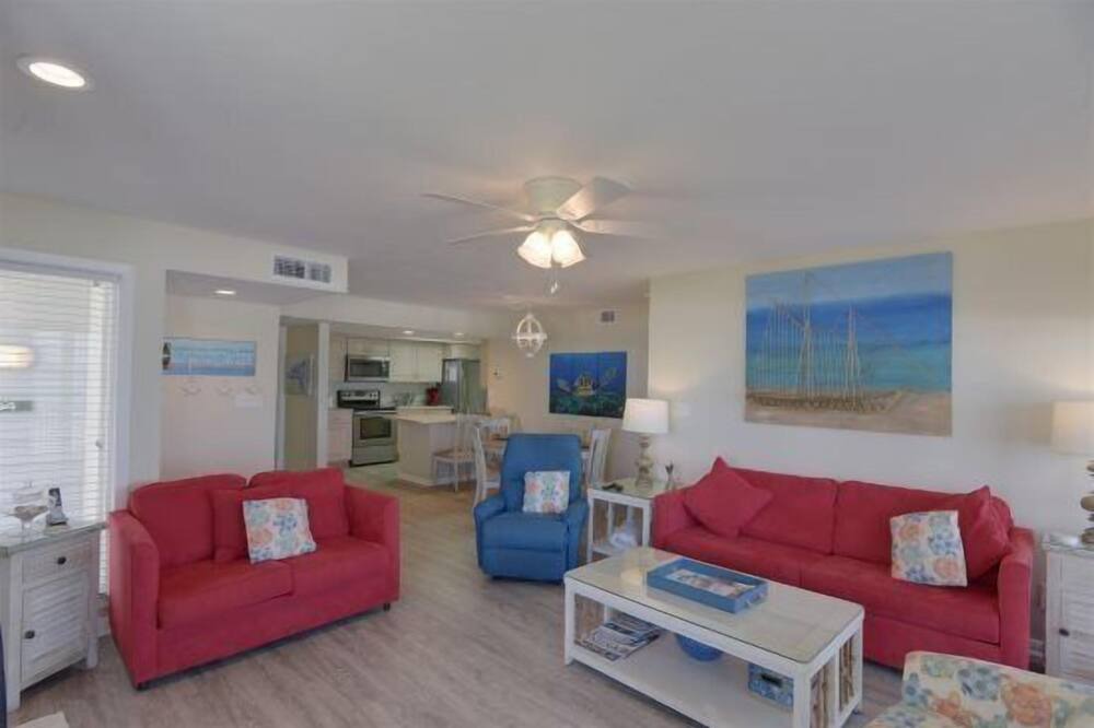 Photo of Bedroom in Crystal Beach