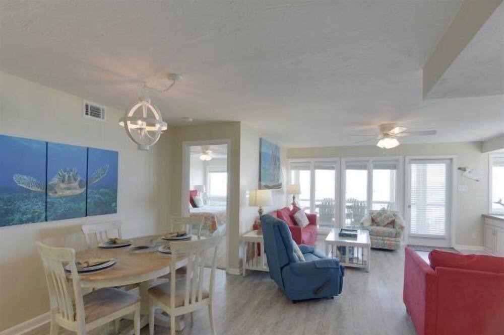 Photo of Bedroom in Crystal Beach