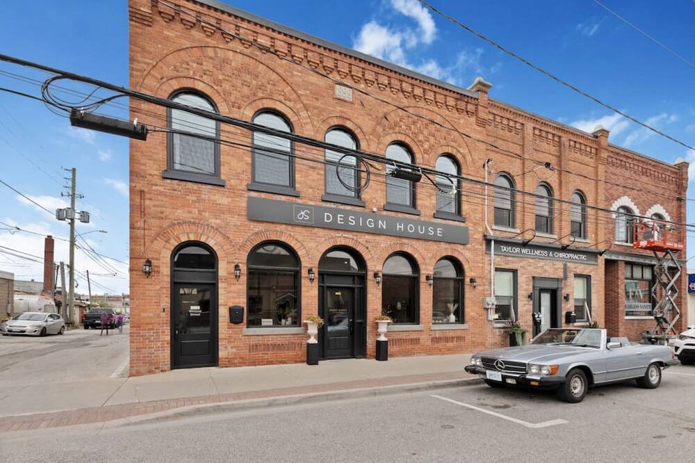 Photo of Others in Collingwood