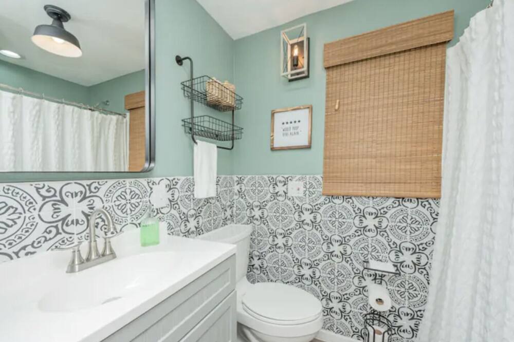 Photo of Bathroom in Willis