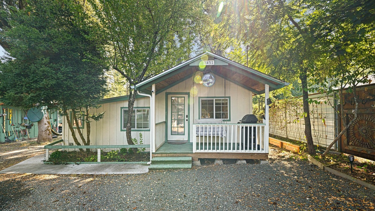 Photo of Outdoor in Cottage Grove