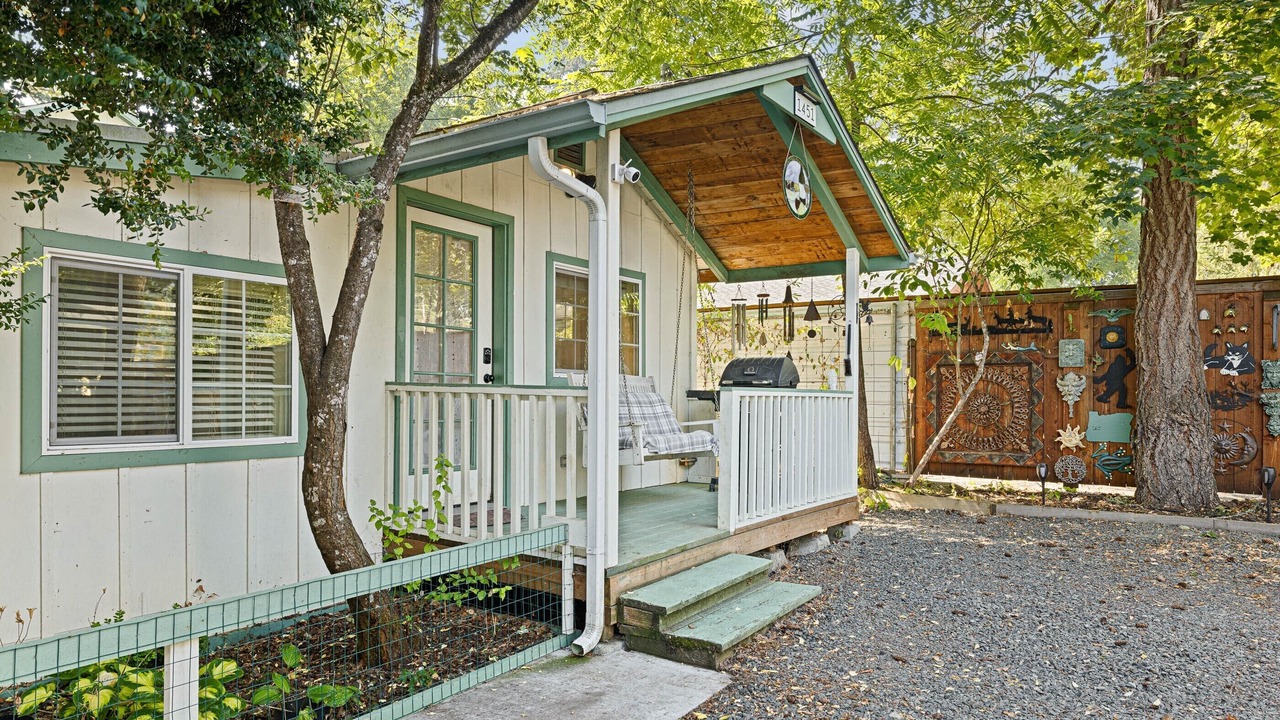 Photo of Outdoor in Cottage Grove