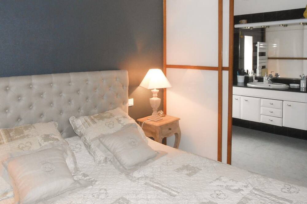 Photo of Bedroom in Creissan