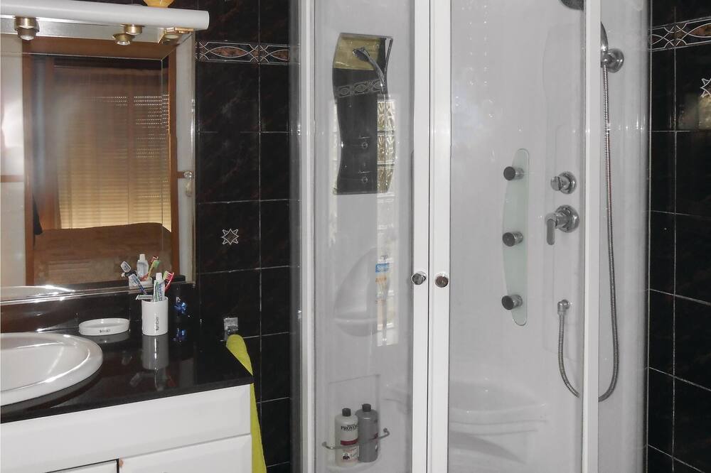 Photo of Bathroom in Creissan