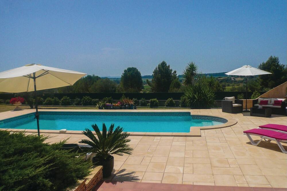 Photo of Outdoor in Creissan