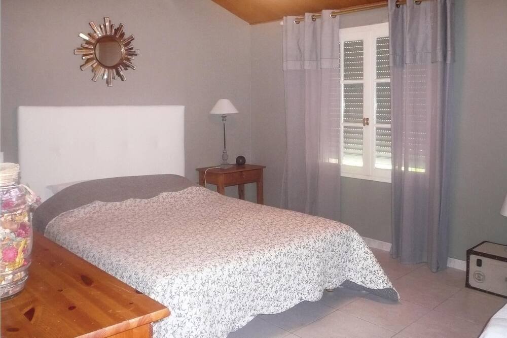 Photo of Bedroom in Creissan