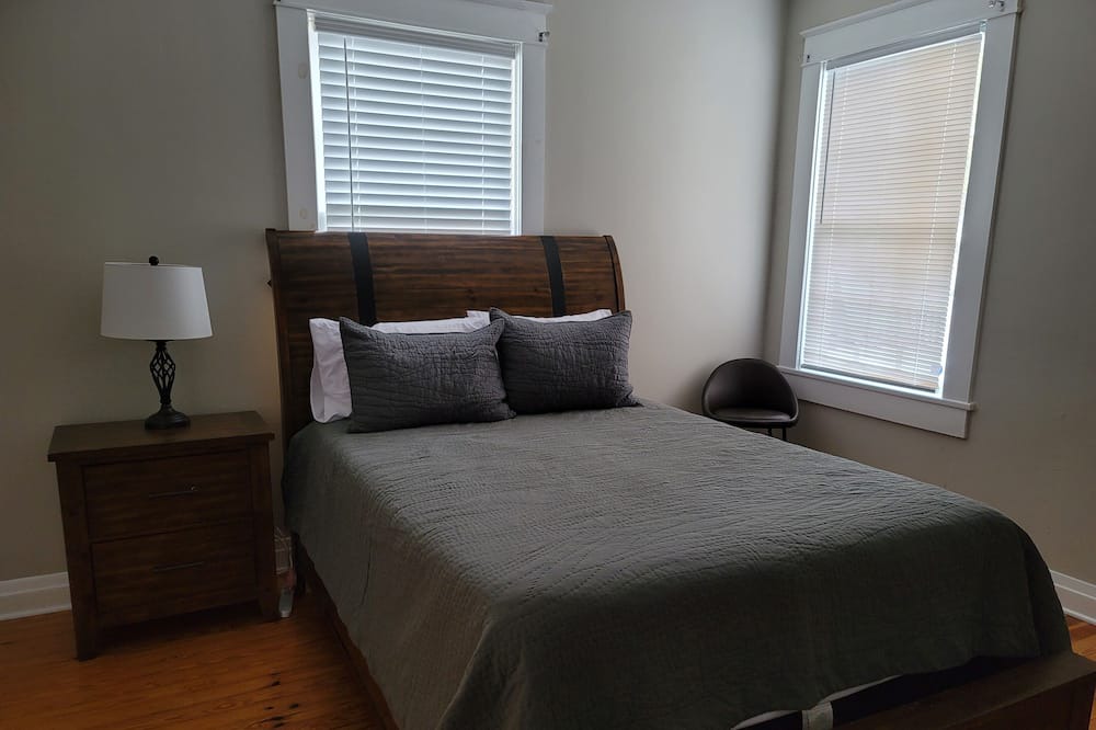 Photo of Bedroom in Albertville
