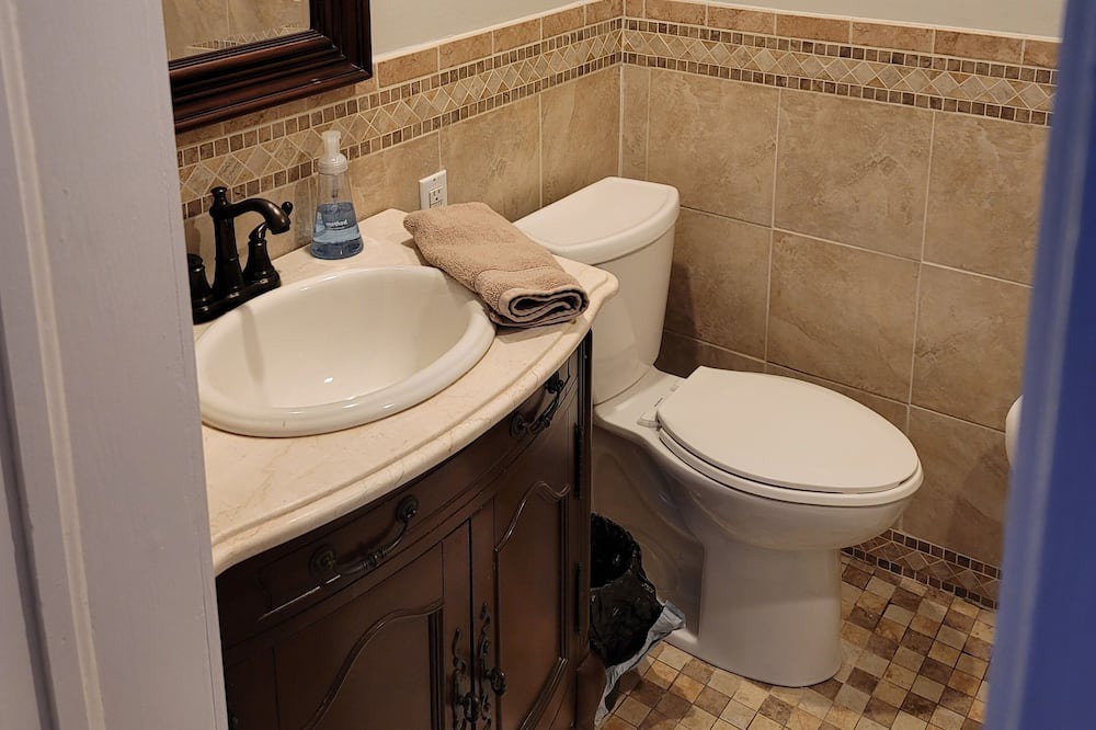 Photo of Bathroom in Albertville
