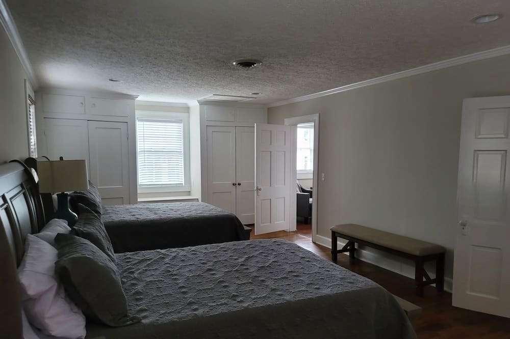 Photo of Bedroom in Albertville