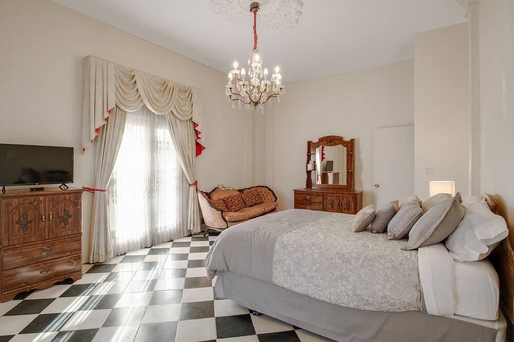 Photo of Bedroom in Southeast Heights