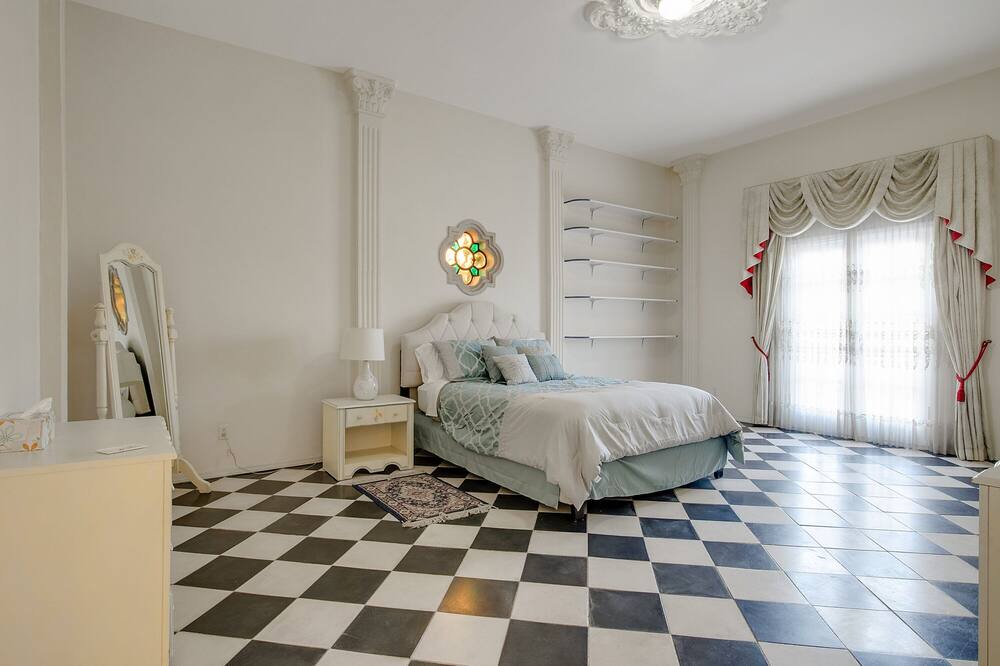 Photo of Bedroom in Southeast Heights