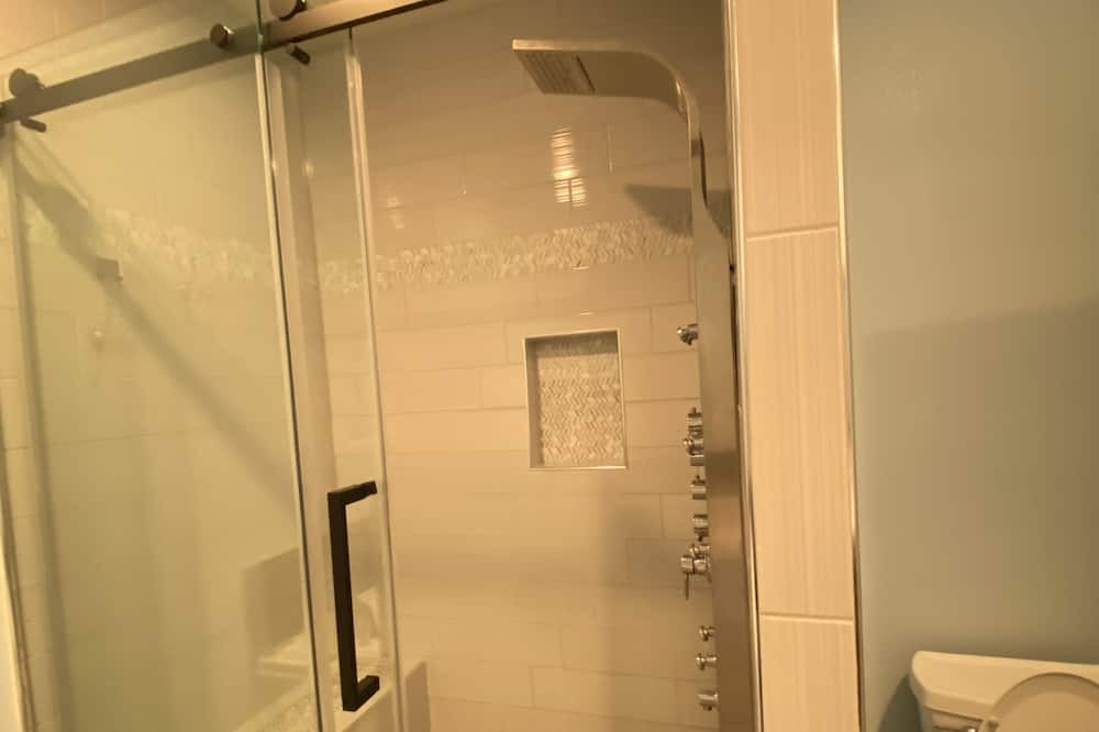 Photo of Bathroom in Wrightwood